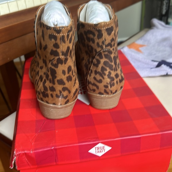 Women’s nwot true craft 7 tiger leopard fabric boots booties - Picture 3 of 5